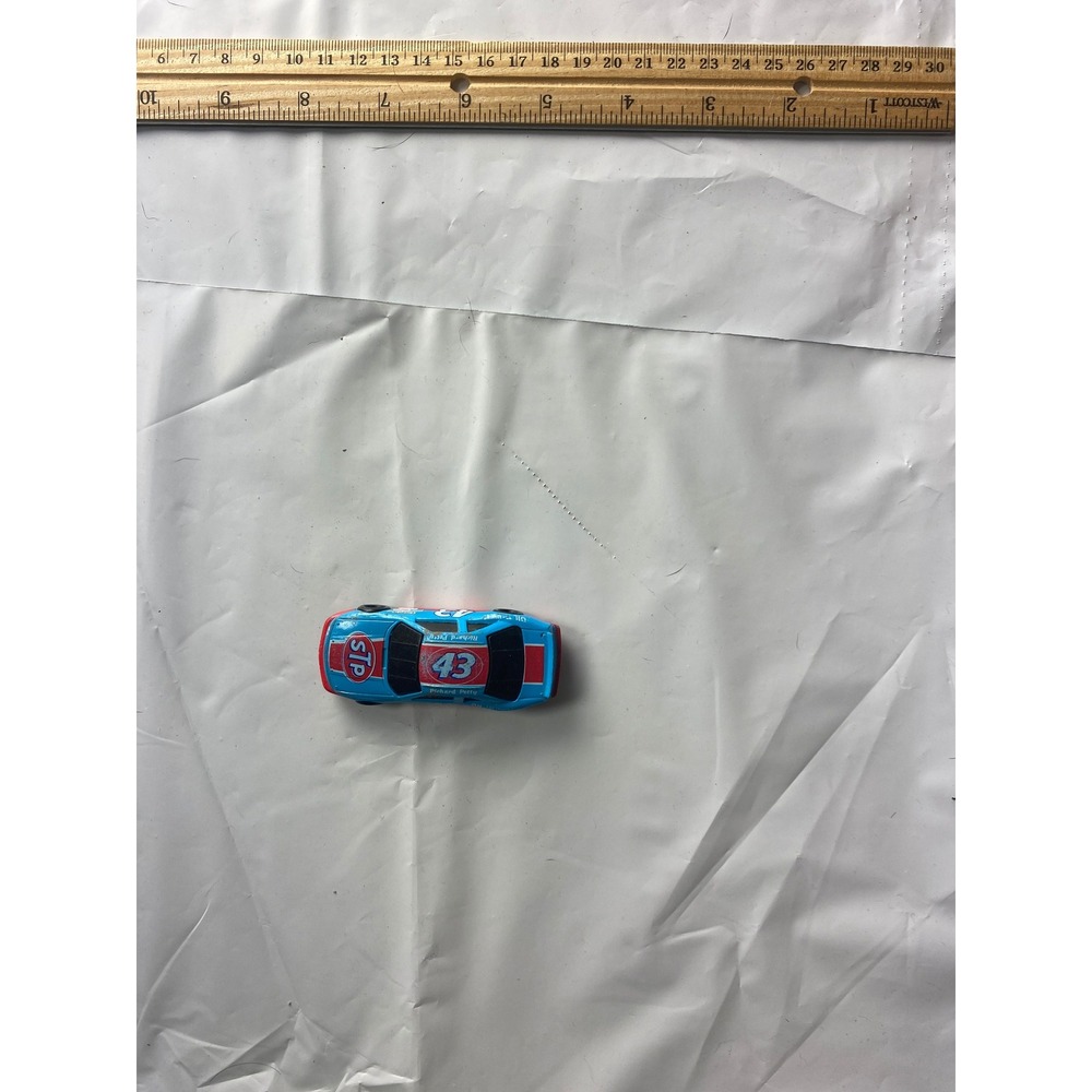 Johnny Lightning 43‎ STP Diecast Stock Car Blue Red Racing Toy